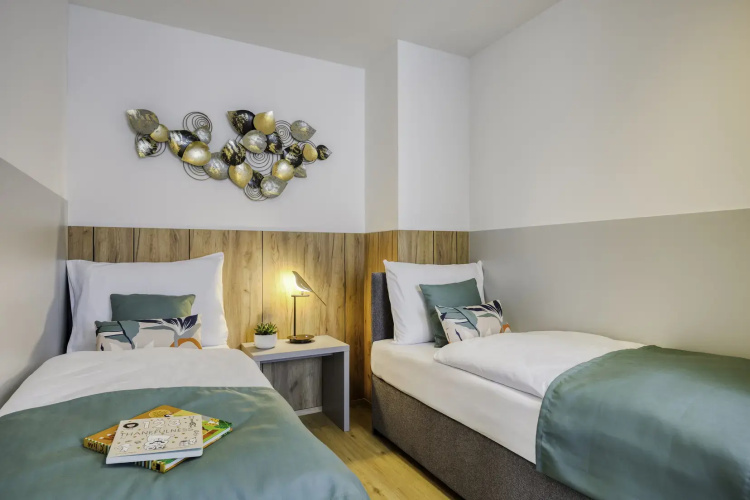 2 Bedrooms Apartment