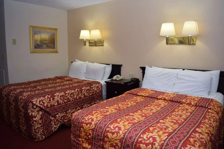 Knights Inn Oswego