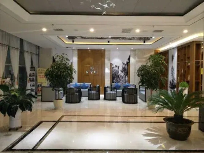 Venice International Hotel