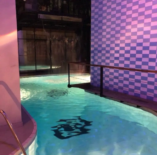 Suite with pool view