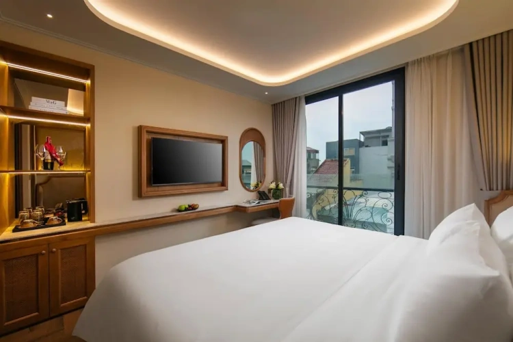 Deluxe Double room with city view