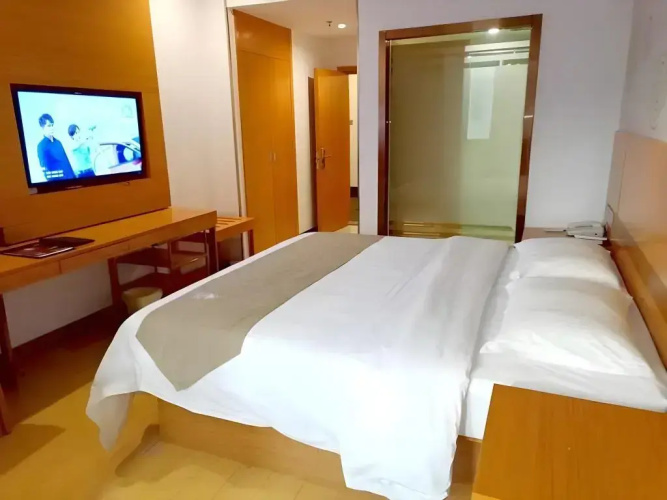 GreenTree Inn Fuyang Technician College