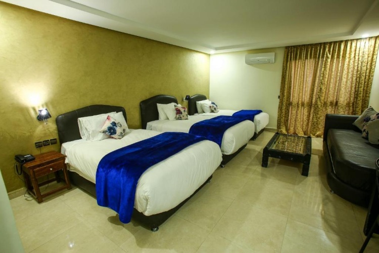 Standard Triple room