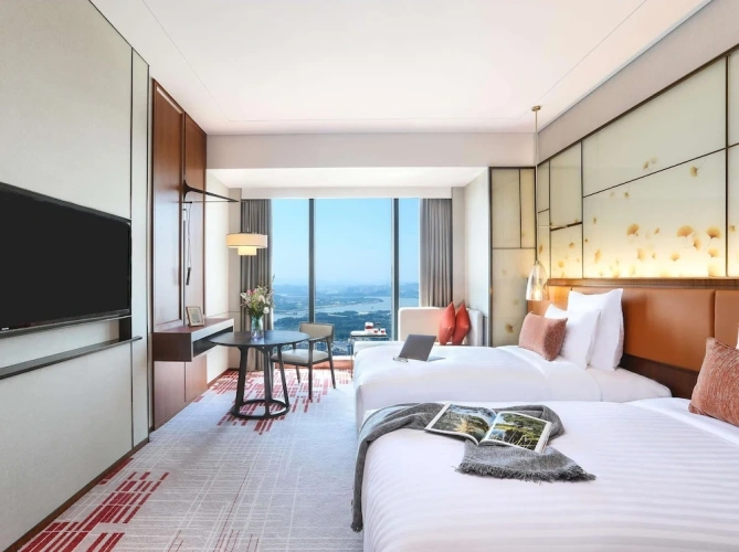 Deluxe Twin Club room with river view