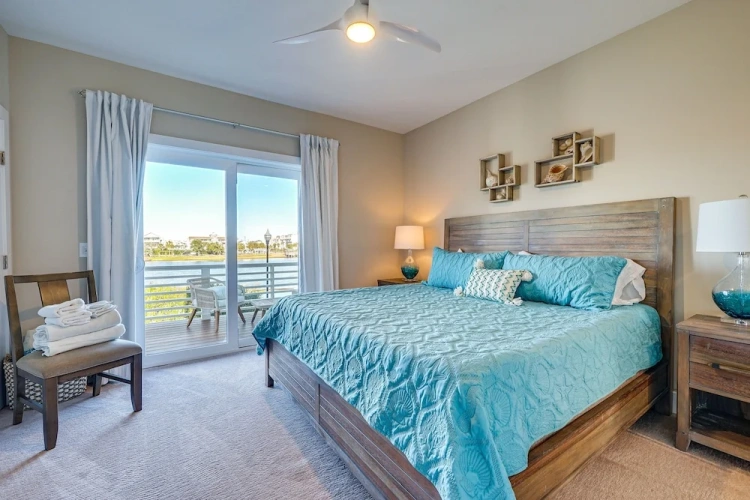5 Bedrooms Apartment with balcony
