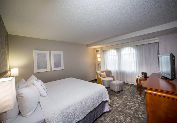 Courtyard by Marriott Norfolk Downtown