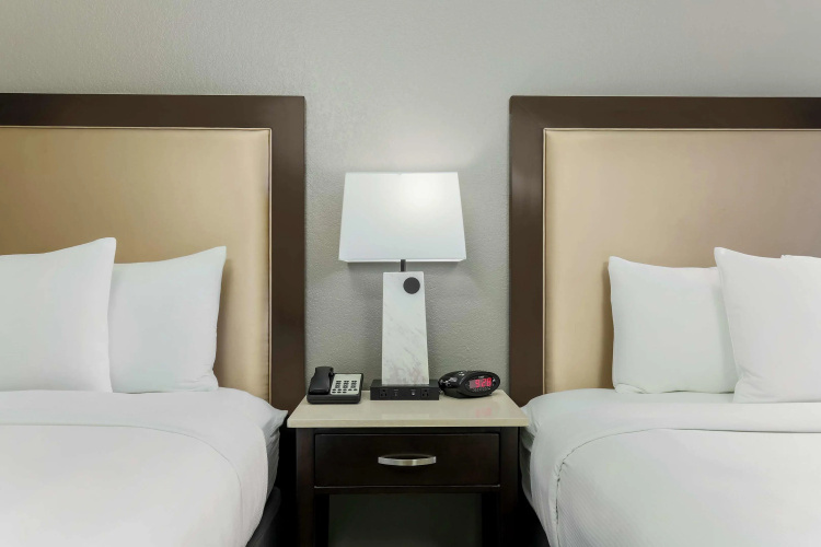 DoubleTree by Hilton Austin - University Area