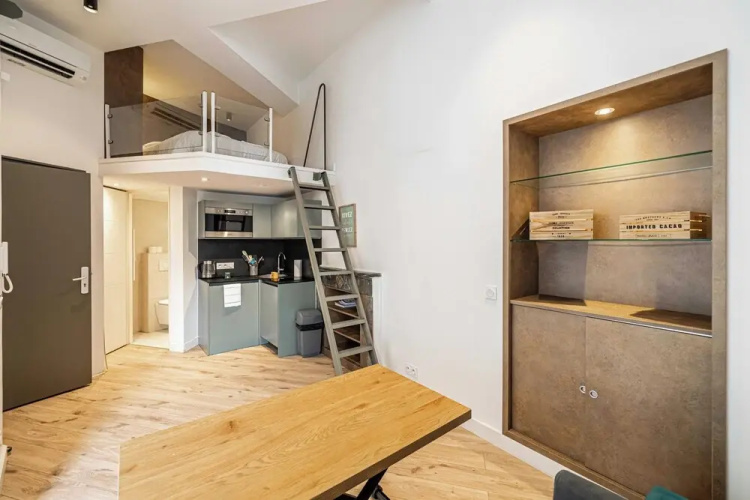 A/C Mezzanine Apt 1BR/2P - Place Garibaldi