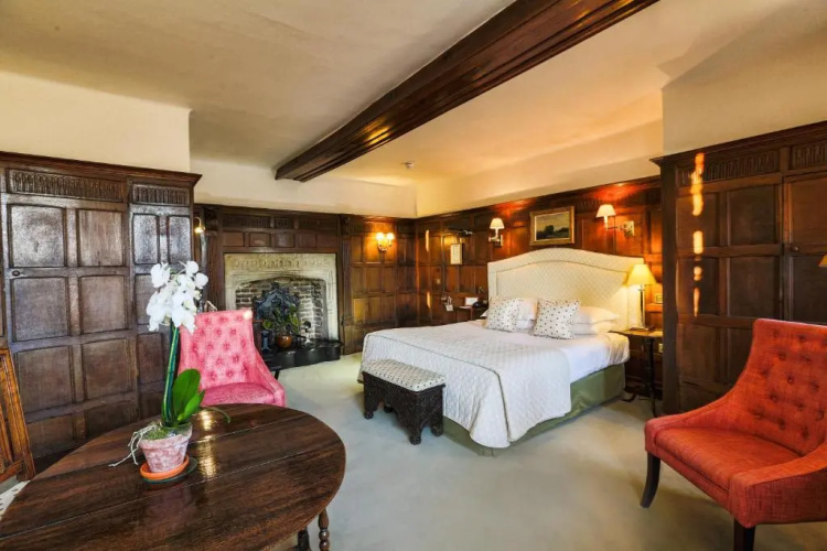 Gravetye Manor