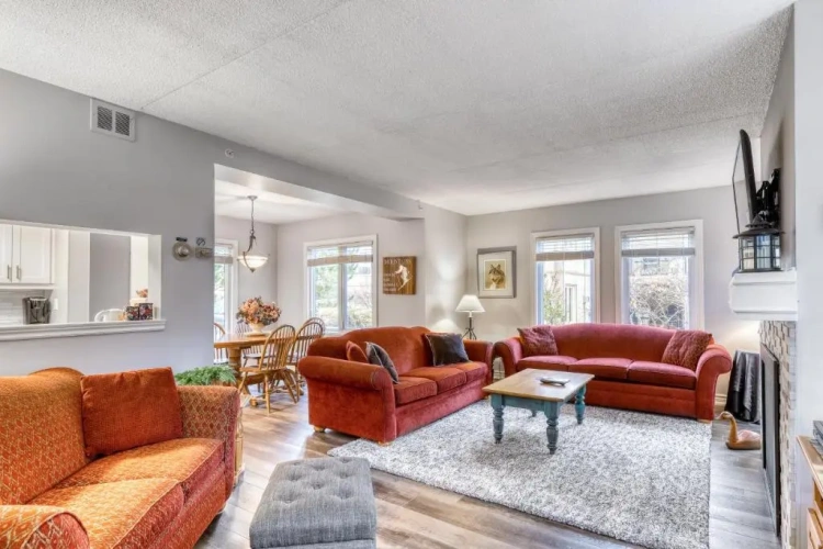 3 Bedrooms Apartment