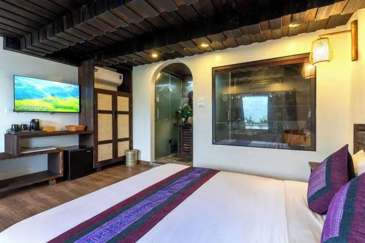 Standard Double room with balcony and with mountain view