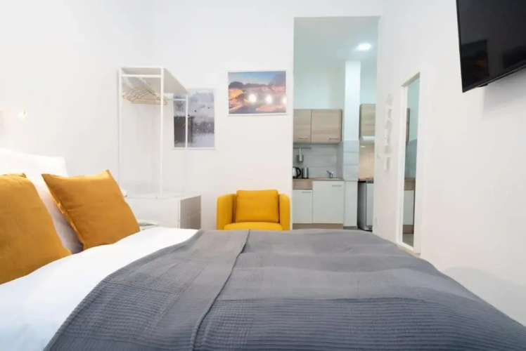 Modern stylish studio at central location