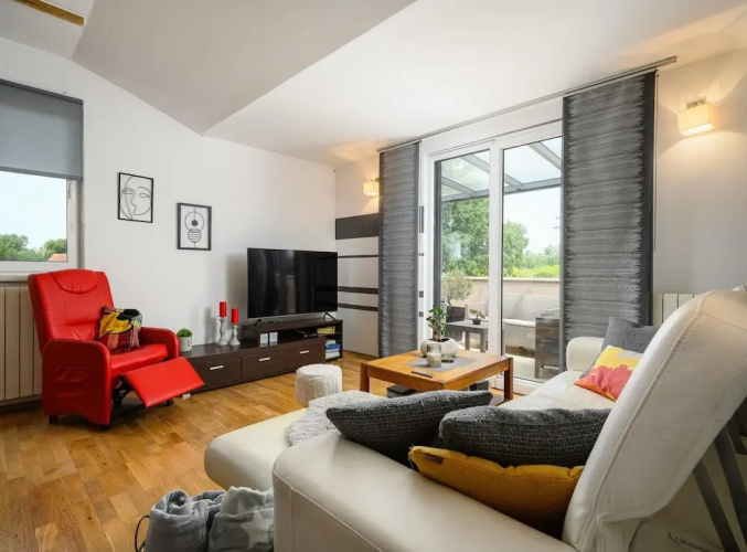 Cozy Apartment With Children Area