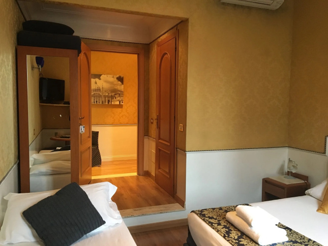 iH Hotels Piazza di Spagna View - Luxury Guest House