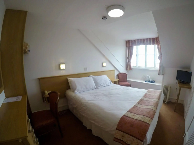 Manor Hotel