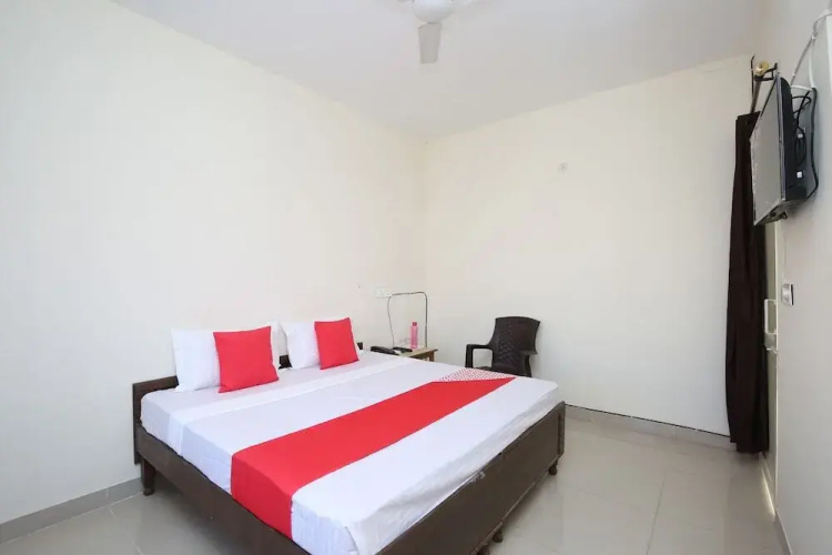 Jb Lodge By OYO Rooms