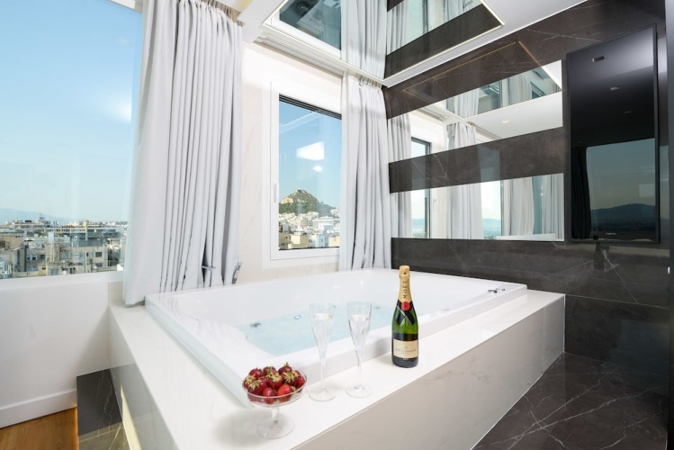 Majestic Homm Penthouse in the Heart of Plaka