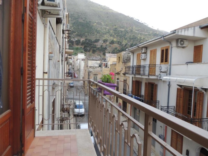 Apartment with mountain view