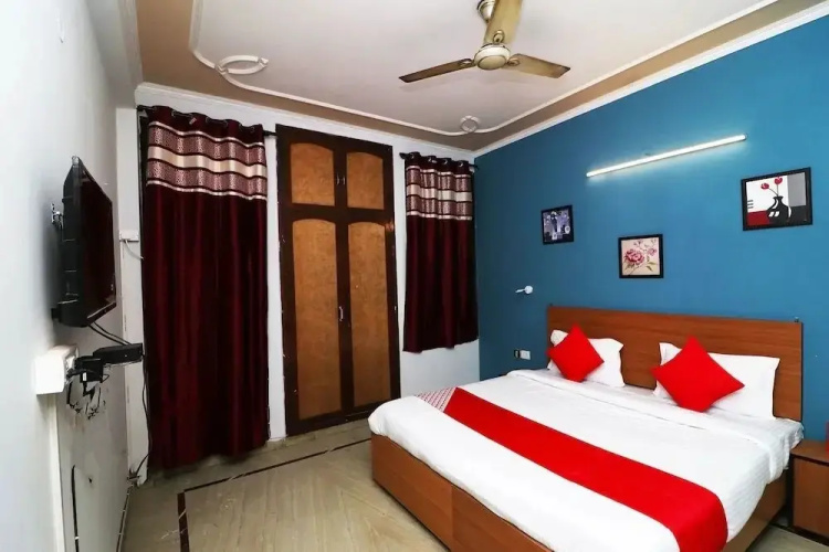 Silver Homes by OYO Rooms