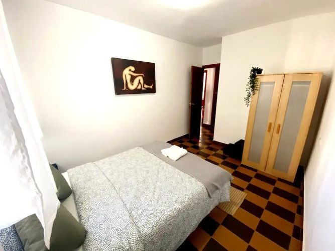 3 Bed room flat with Sea & Mountain View