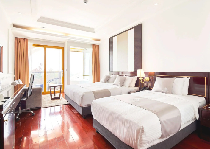 GoldOne Hotel & Suites