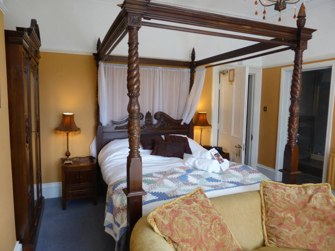 Ashmount Country HouseOver view