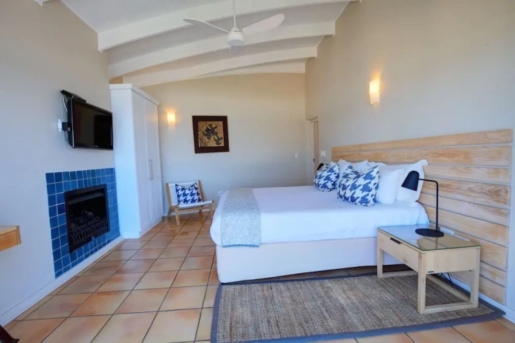 1 Bedroom Superior Double room beachfront