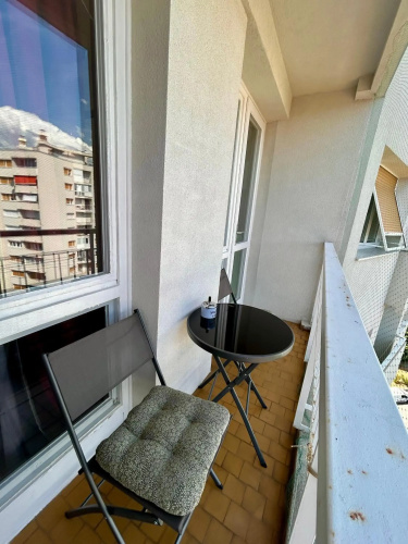 Bright and Charming Studio Apartment