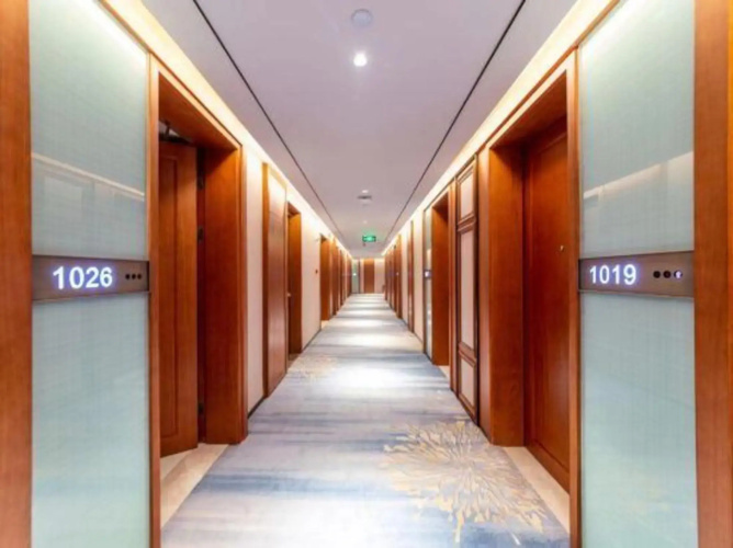 Huayun Hotel