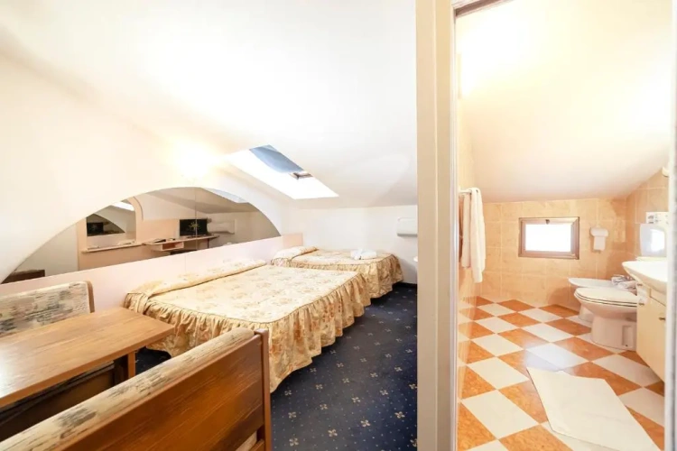 Economy Triple room