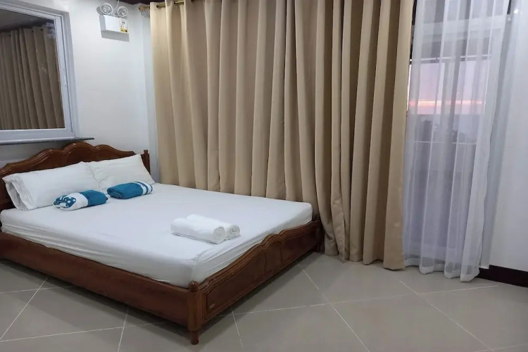 Seven Waves Beachfront