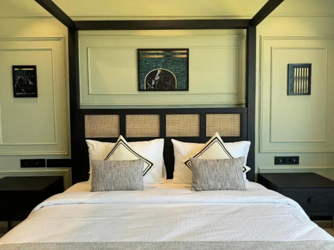 Hotel Mumbai House - Malad Valnai