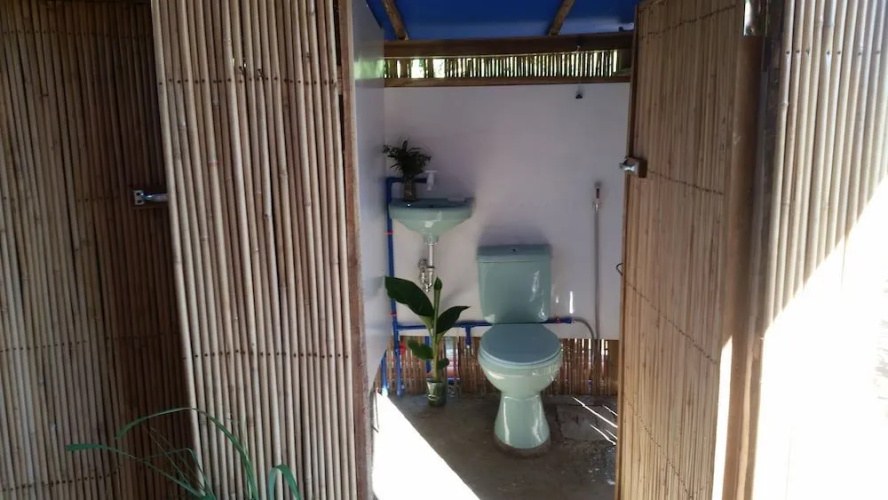 Banana Grove Backpackers Inn