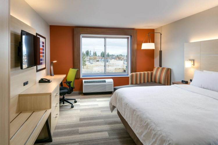 Holiday Inn Express & Suites Bend South by IHG