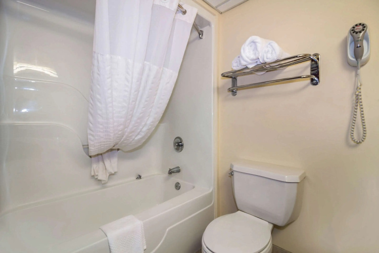 Clarion Pointe Charleston - West Ashley photo 11