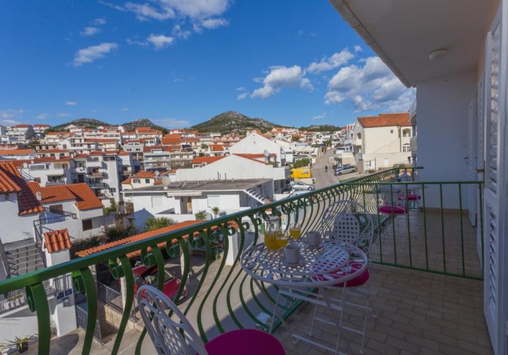 Apartment with balcony