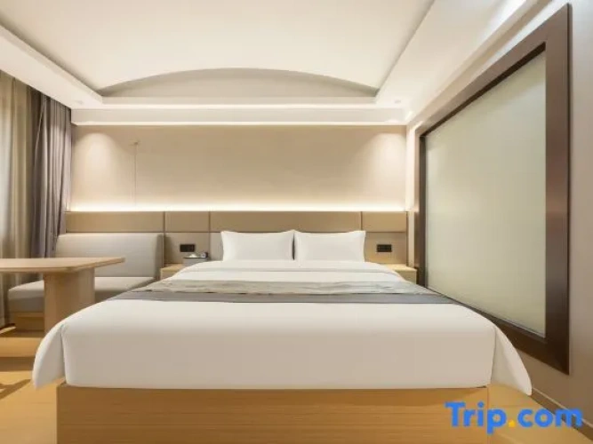 Standard Double room with city view