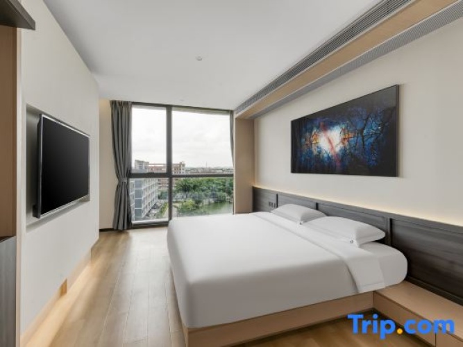 Standard Double room with lake view