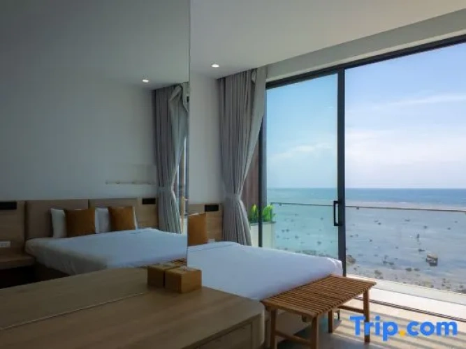 Grand Quadruple room with ocean view