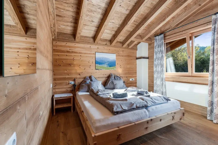 Schickster Mountain Lodge