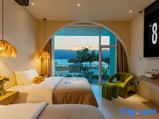 Standard Twin room with sea view