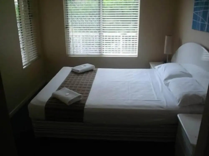 Budds Beach Apartments