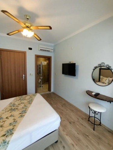 White Mansion Hotel