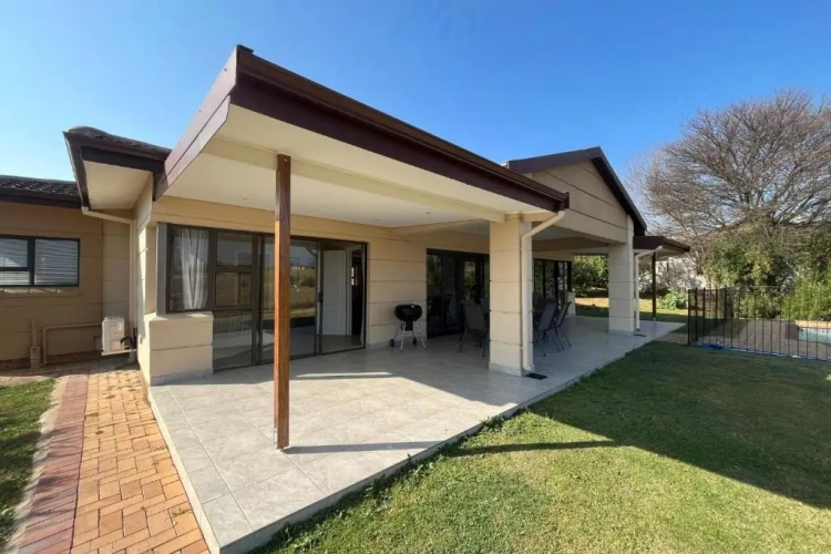 3 Bedrooms Cottage