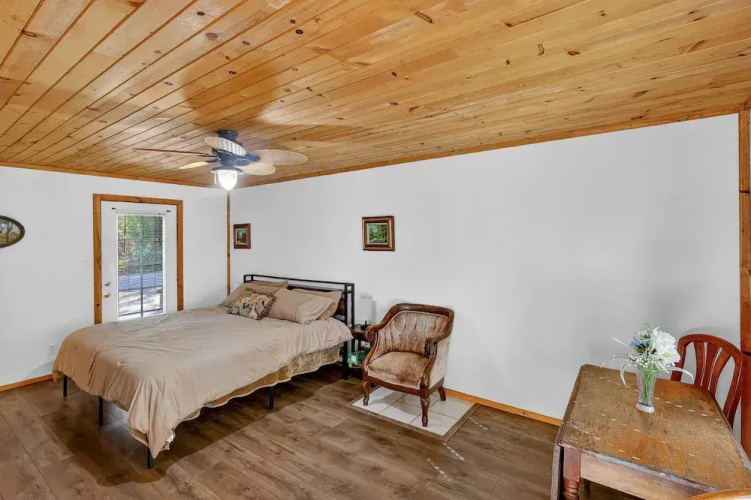 Rouge Cobb Mountain Hotel - Cabin 3