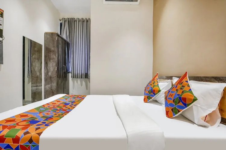Fabexpress Royal Inn