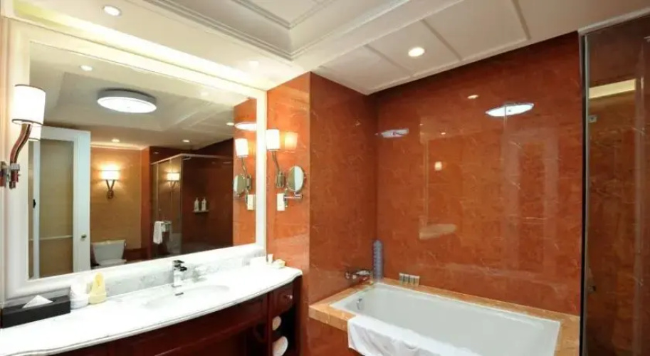 Pacific Grand Hotel