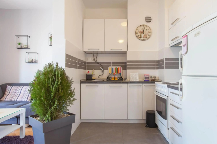 Violet Apartment