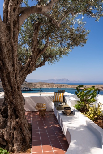 1 Bedroom Deluxe Single room with partial sea view