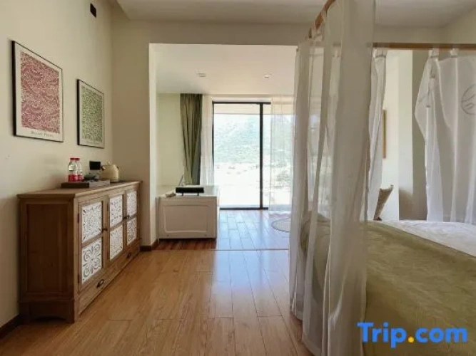Standard Double room with view